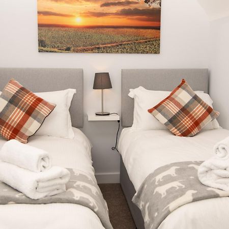 Aldwick Estate Villa Bristol Room photo